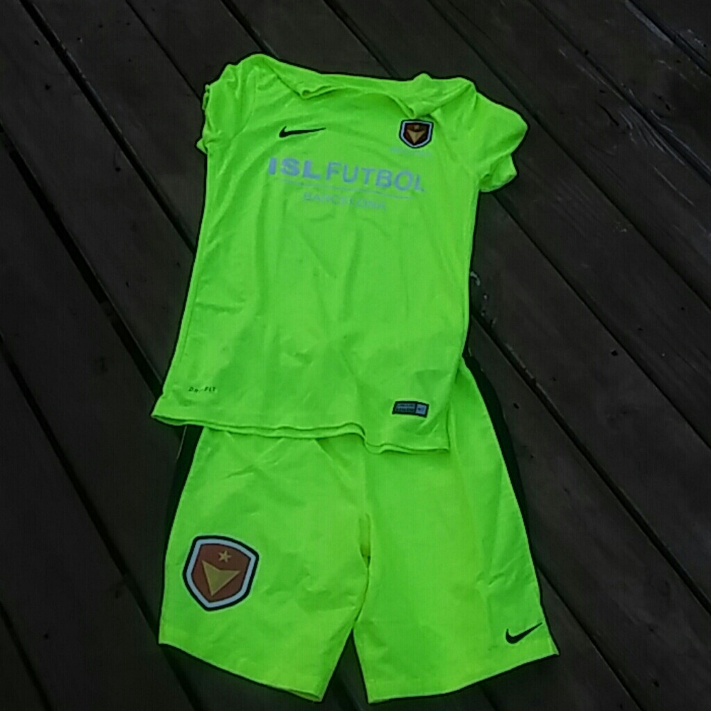 Barcelona soccer outfit for xlarge youth